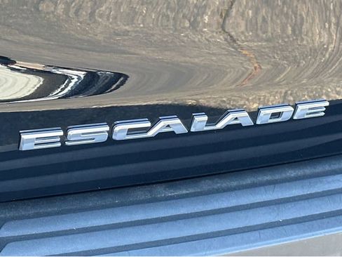 Used 2018 Cadillac Escalade ESV Platinum image 15