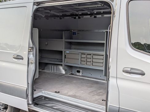 Used 2024 Mercedes-Benz Sprinter 2500 image 17