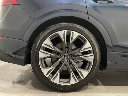 Used 2025 Audi Q8 Premium Plus image 9