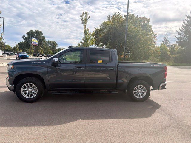 Used 2021 Chevrolet Silverado 1500 LT AWD/4WD image 2