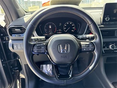 Used 2023 Honda Pilot Sport image 14