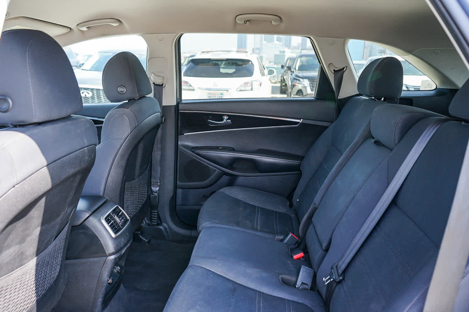 Used 2020 Kia Sorento FWD V6 image 17