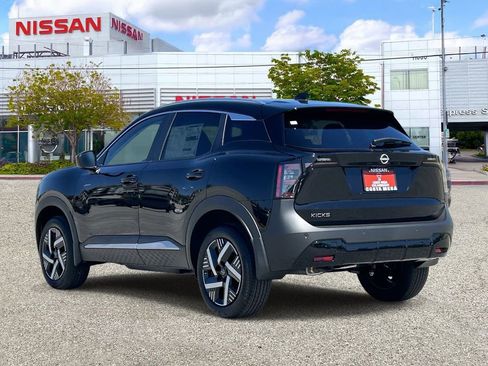 New 2026 Nissan Kicks SV w/ Charging Package image 2