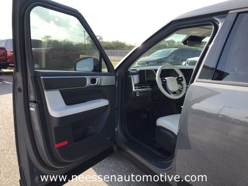Used 2024 Hyundai Santa Fe SE image 11