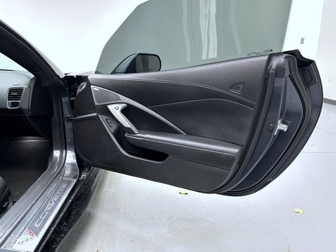 Used 2014 Chevrolet Corvette Stingray Coupe image 16
