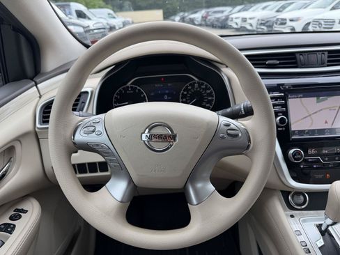 Used 2017 Nissan Murano S w/ Navigation Package FWD image 9