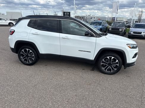 Used 2023 Jeep Compass Limited image 4