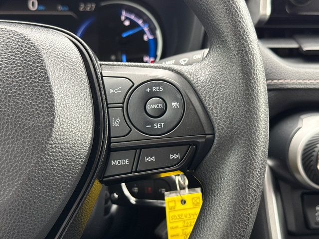 Used 2025 Toyota RAV4 LE AWD/4WD image 27