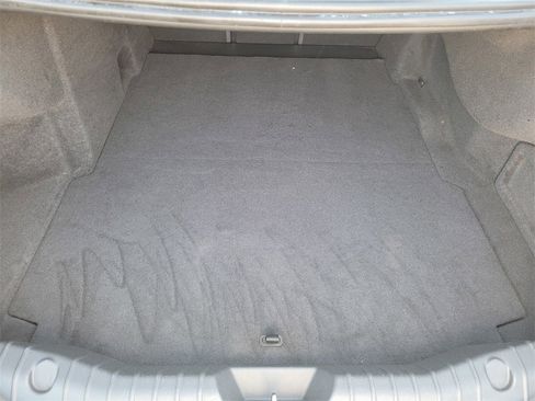 Used 2019 Jaguar XF Prestige image 8