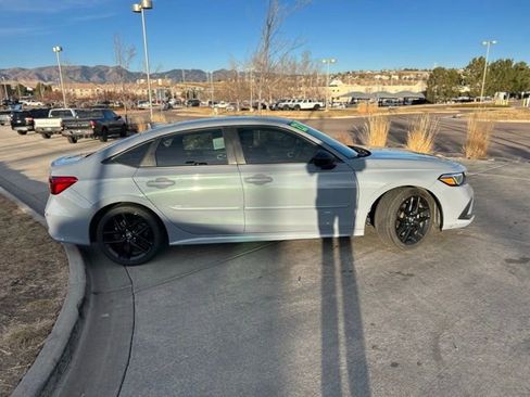 Used 2022 Honda Civic Sport image 9