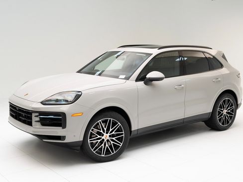 New 2025 Porsche Cayenne image 1
