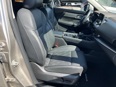 Used 2023 Nissan Rogue Platinum w/ Platinum Premium Package AWD/4WD image 3