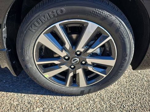 New 2025 Nissan Versa SV w/ Trunk Package image 12