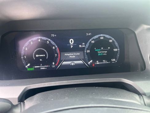 Used 2025 Toyota Tacoma TRD Sport AWD/4WD image 29