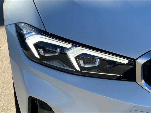 Used 2025 BMW 330i xDrive 330i xDrive w/ Premium Package image 13