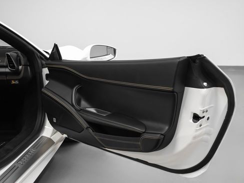 Certified 2015 Ferrari 458 Spider image 31