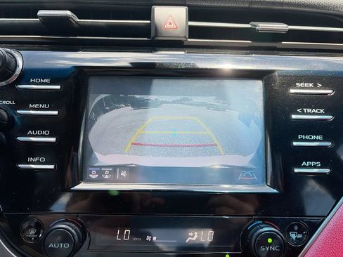 Used 2018 Toyota Camry XSE FWD image 19