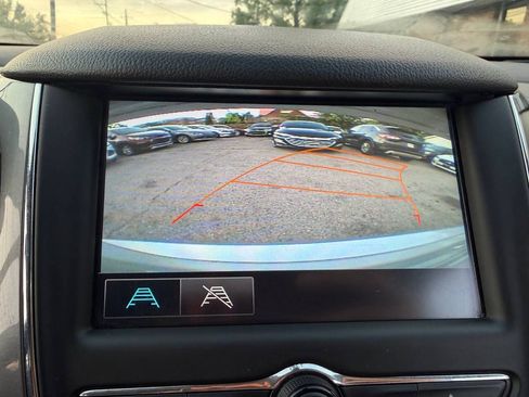 Used 2018 Chevrolet Cruze LS FWD image 21