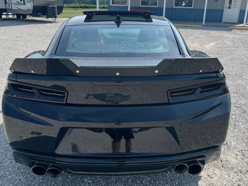 Used 2016 Chevrolet Camaro SS RWD image 4