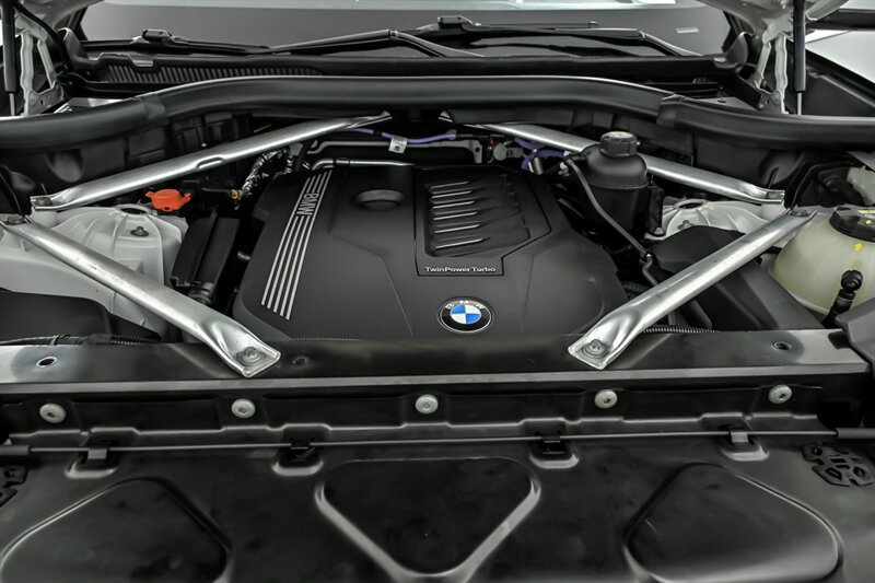 Used 2021 BMW X5 xDrive40i w/ Convenience Package AWD/4WD image 12