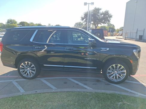 Used 2021 GMC Yukon Denali w/ Denali Premium Package image 7
