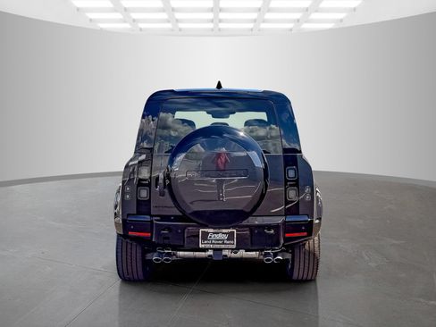 New 2026 Land Rover Defender 110 V8 AWD/4WD image 4