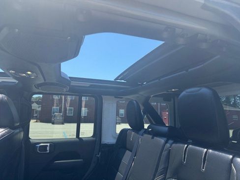 Used 2023 Jeep Wrangler Unlimited Sahara w/ Cold Weather Group AWD/4WD image 15