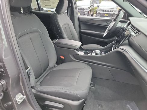 New 2025 Jeep Grand Cherokee Laredo X AWD/4WD image 15