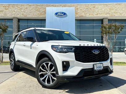 New 2025 Ford Explorer ST-Line w/ Premium Package