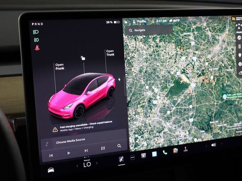 Used 2023 Tesla Model Y Performance AWD/4WD image 40