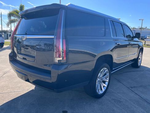 Used 2019 Cadillac Escalade ESV Premium Luxury image 3