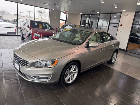 Used 2015 Volvo S60 T5 Premier image 2