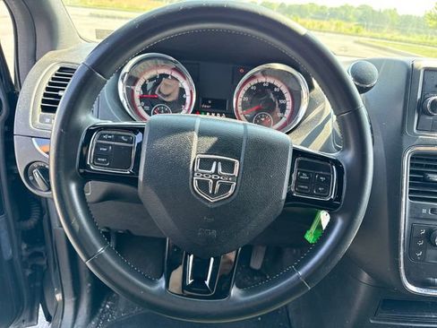 Used 2015 Dodge Grand Caravan SE FWD image 14