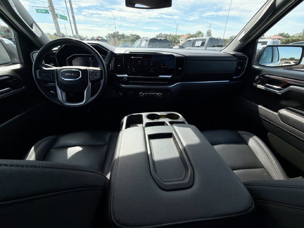 Used 2025 GMC Sierra 1500 SLT AWD/4WD image 11