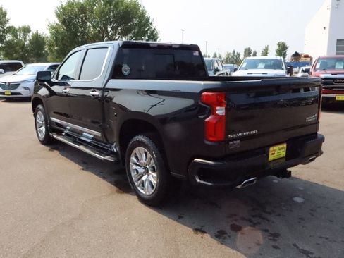 Used 2024 Chevrolet Silverado 1500 High Country w/ Z71 Off-Road Package AWD/4WD image 5