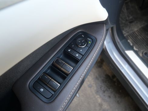 Used 2023 Lexus RX 350 w/ Luxury Package image 7