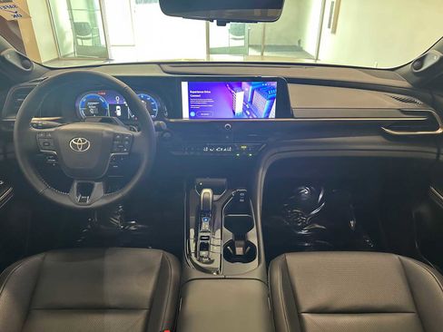 Certified 2025 Toyota Crown Signia w/ Advanced Technology Package AWD/4WD image 10