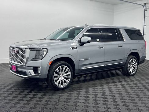 Used 2023 GMC Yukon XL Denali AWD/4WD image 1