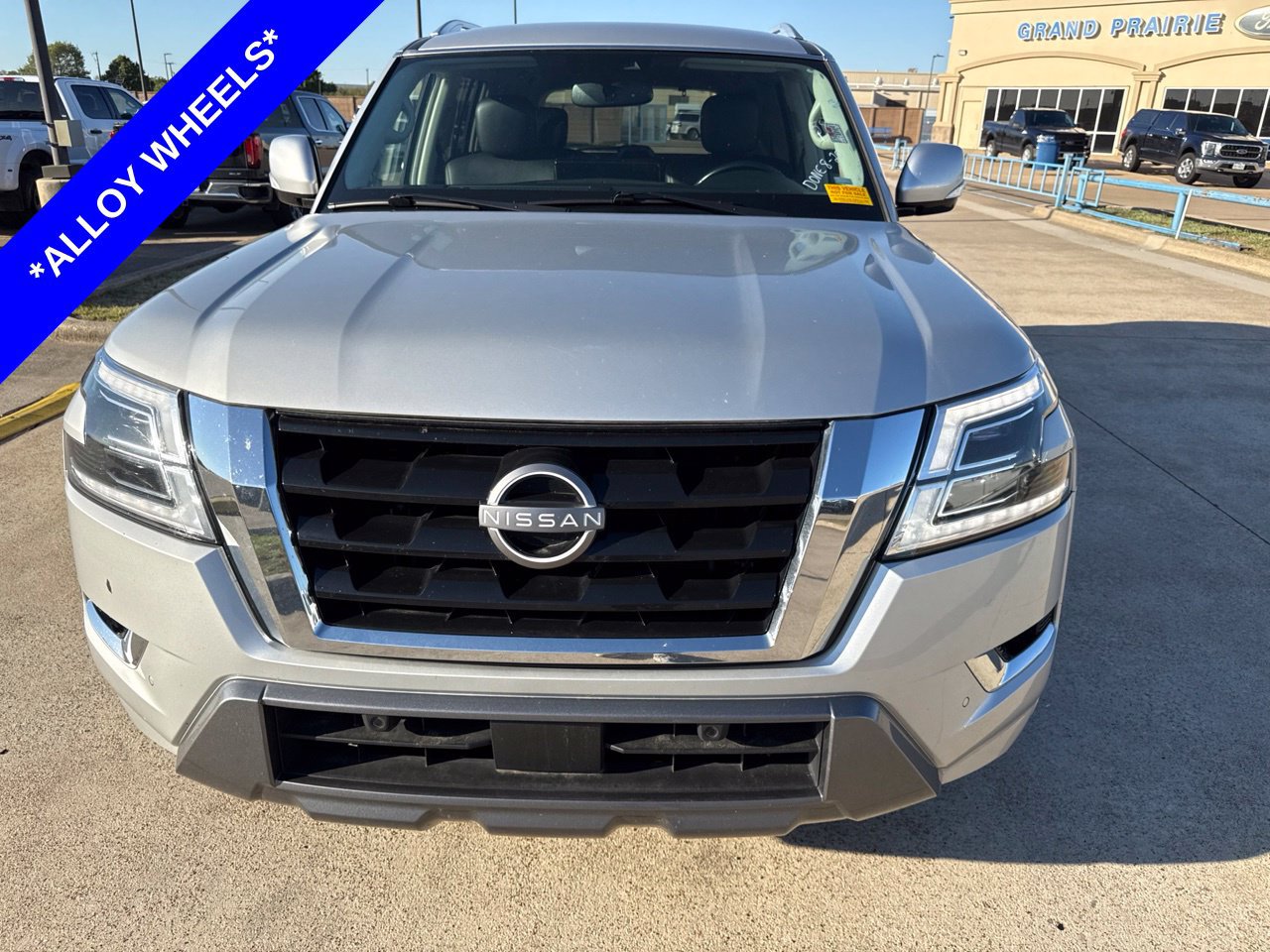 Used 2024 Nissan Armada SV RWD image 2
