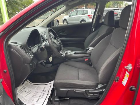 Used 2018 Honda HR-V LX image 11