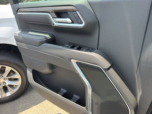 Used 2026 Chevrolet Silverado 1500 LT AWD/4WD image 21
