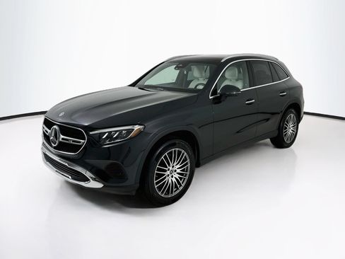 Used 2026 Mercedes-Benz GLC 300 image 3