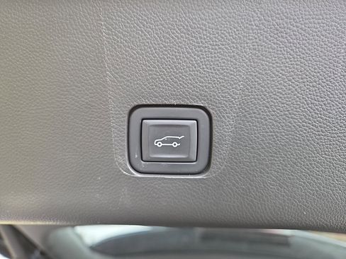 Certified 2023 Chevrolet Traverse High Country w/ LPO, Floor Liner Package image 39