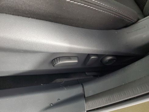 Used 2025 Subaru Outback Premium image 29