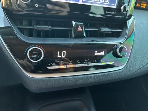 Used 2022 Toyota Corolla LE image 25