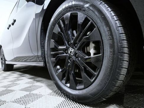 Used 2025 Honda Odyssey Sport-L image 2