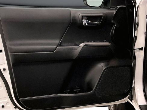 Used 2019 Toyota Tacoma TRD Off-Road AWD/4WD image 21