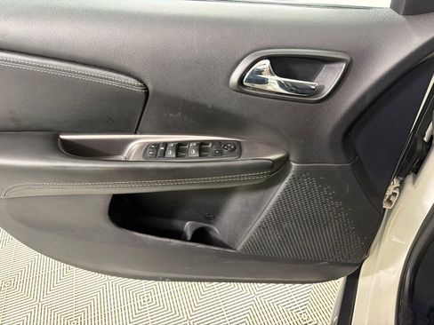 Used 2020 Dodge Journey Crossroad FWD image 11