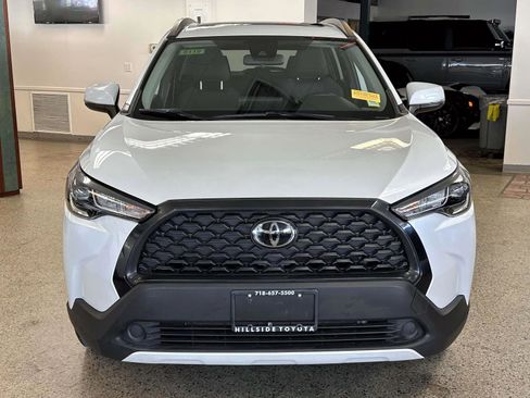 Used 2022 Toyota Corolla Cross LE w/ Moonroof Package AWD/4WD image 7
