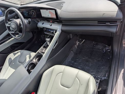 Used 2025 Hyundai Elantra Limited FWD image 34